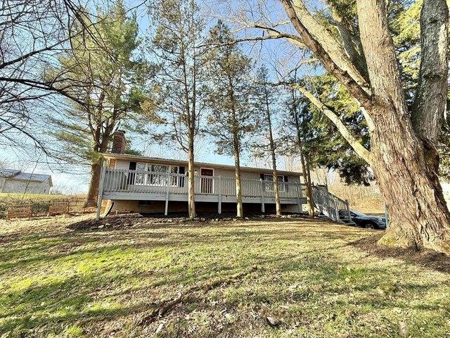 House for sale in Howard, Ohio
