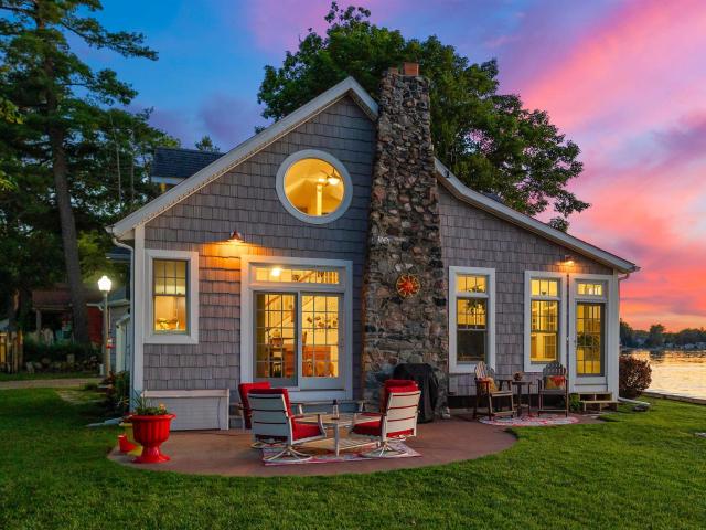 House for sale in Columbiaville