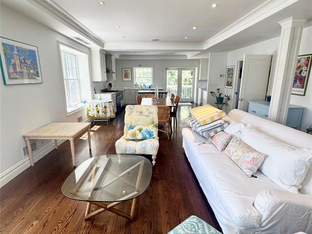 House for sale in The Bronx, Arverne