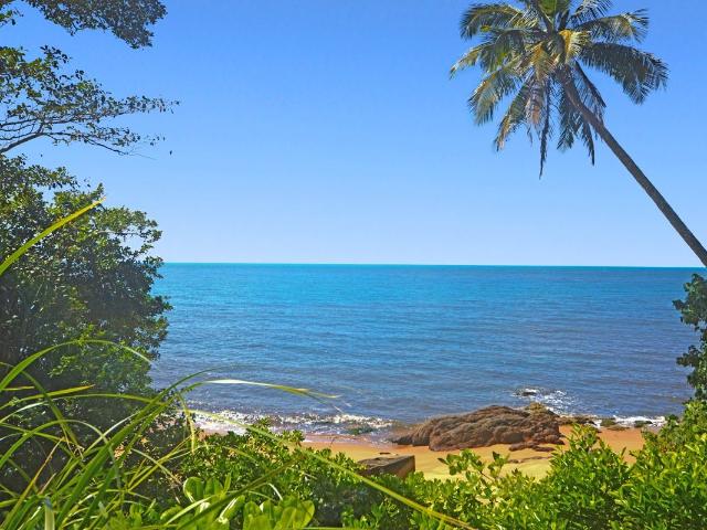 House for sale in Flying Fish Point, Queensland