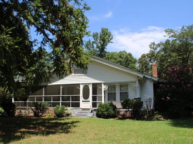 House for sale in Campobello, South Carolina