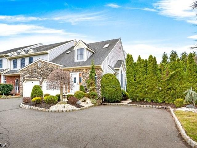 Condo for sale in Clark, New Jersey
