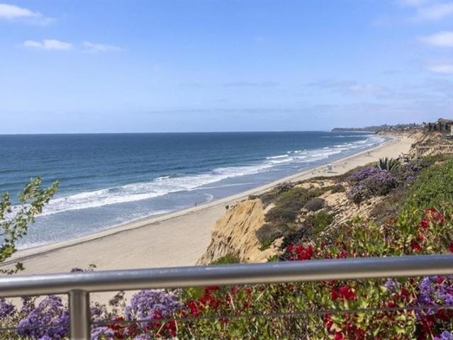 Townhouse for sale in Solana Beach, California
