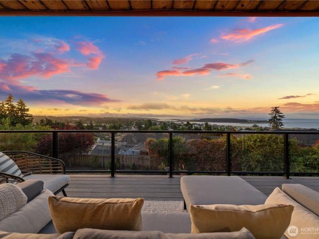 House for sale in Oak Harbor, Washington