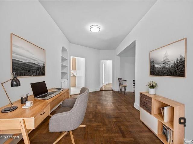 Property for sale in The Bronx, Arverne