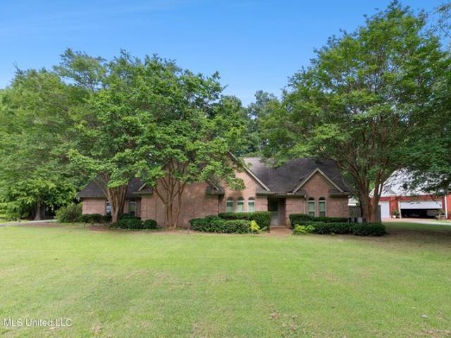 House for sale in Nesbit, Mississippi