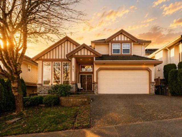 House for sale in Sullivan, Surrey