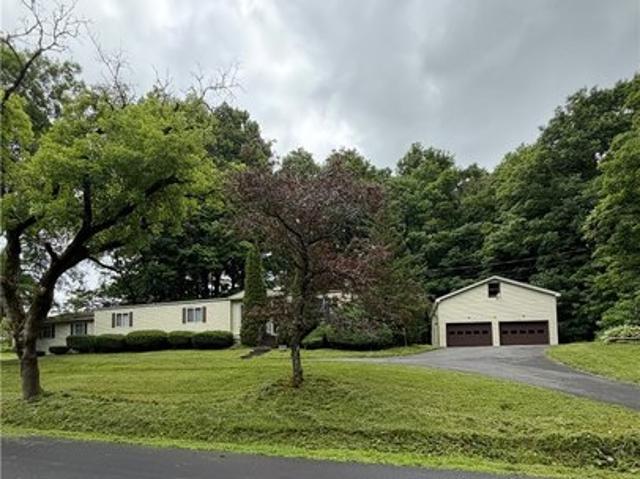 House for sale in Canastota, New York