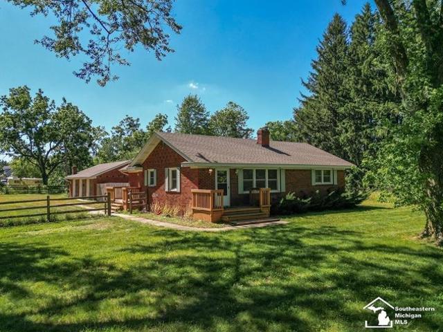 House for sale in Petersburg, Michigan