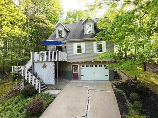 House for sale in Howard, Ohio