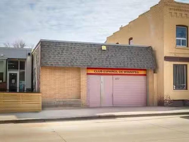 House for sale in East St. Paul, Manitoba
