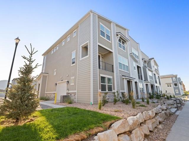 Townhouse for sale in Herriman, Utah