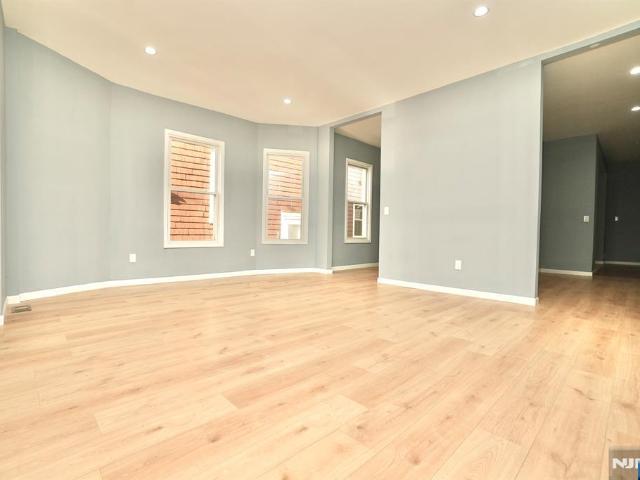 House for sale in Newark, Essex County