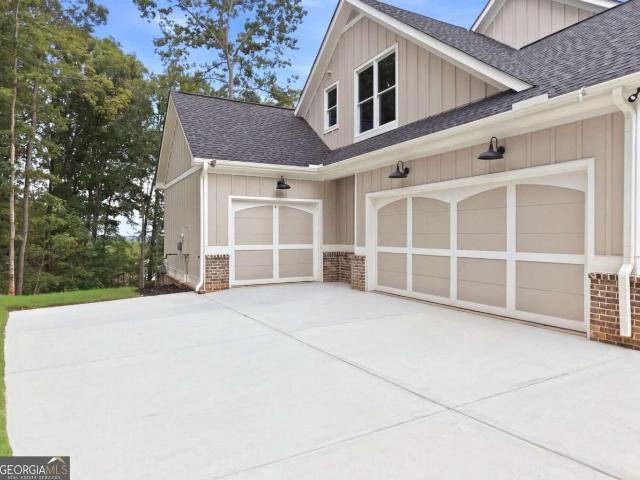 House for sale in Flowery Branch, Hall County