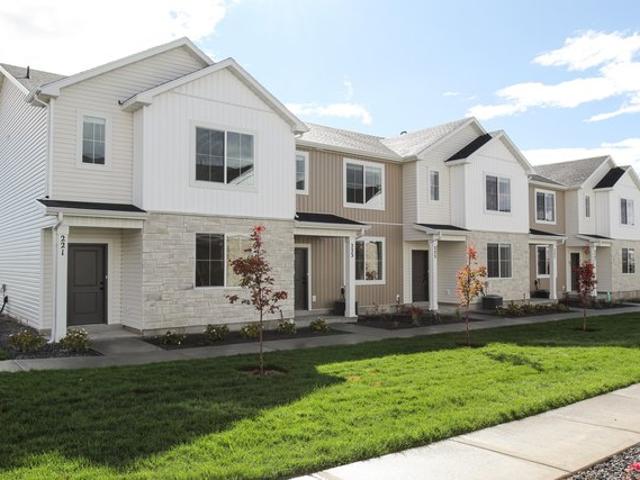 Townhouse for sale in Cache, Utah