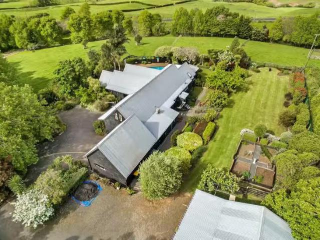 House for sale in Awhitu, Oroua County