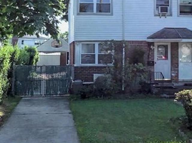 House for sale in Oakland Gardens, New York