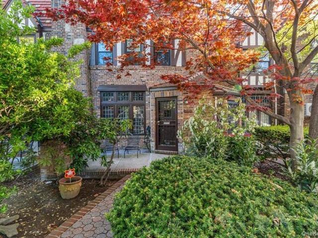 House for sale in Queens, Arverne
