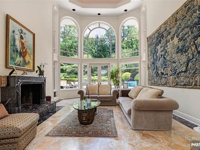 House for sale in Cresskill, New Jersey