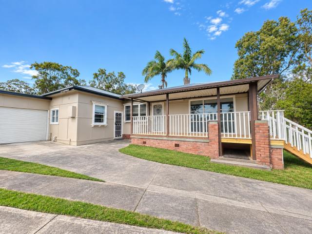 Apartment for rent in Tuggerawong, Central Coast Council