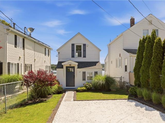 House for sale in Portsmouth, Rhode Island