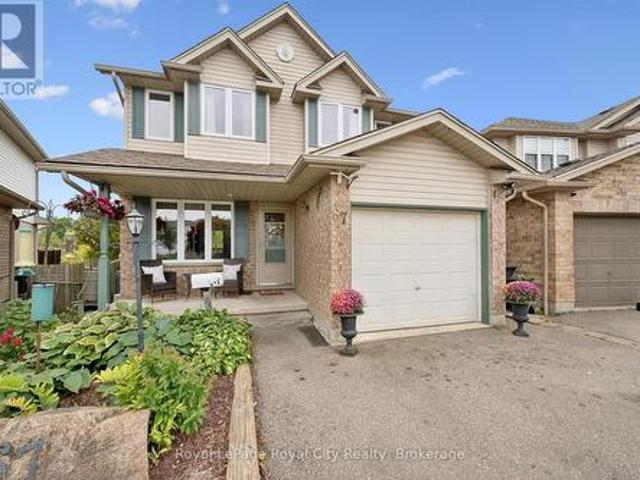 House for sale in Grange Hill East Neighbourhood Group, Guelph