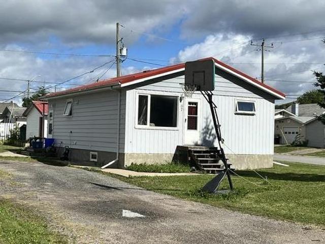 House for sale in Balmertown, Ontario