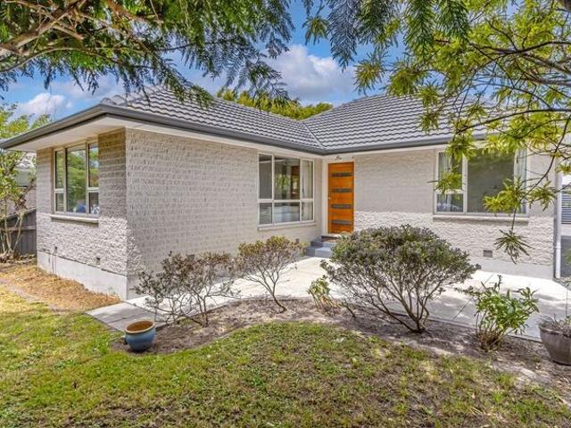 House for rent in Chaslands, Canterbury