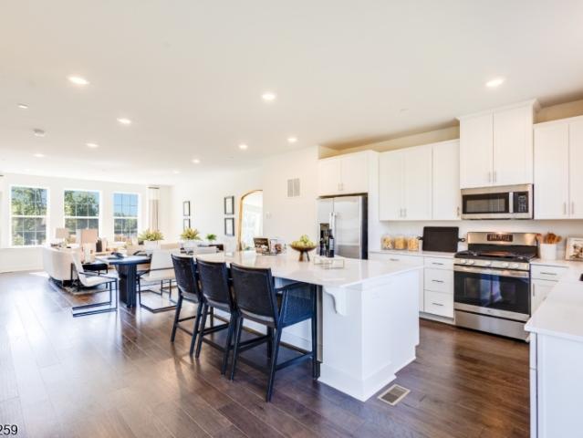 Townhouse for sale in East Hanover, New Jersey