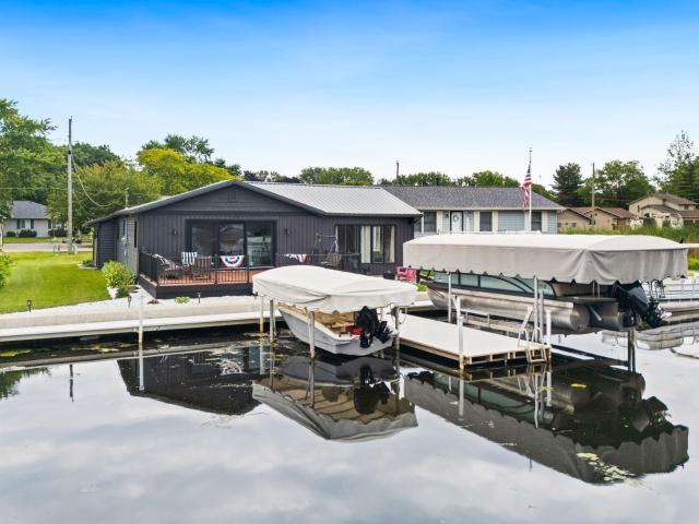House for sale in Leesburg, Indiana