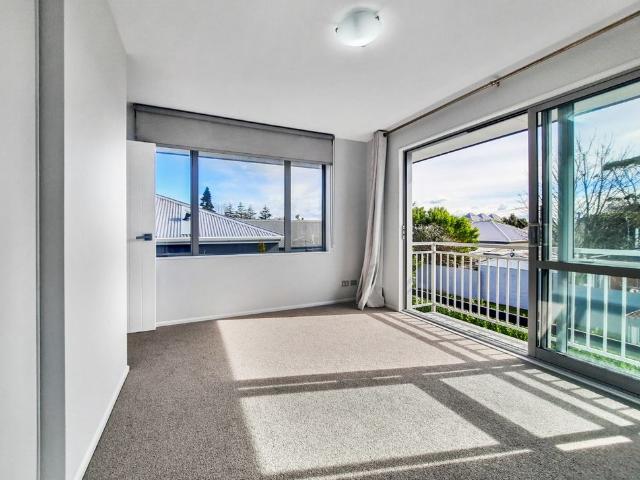 Townhouse for rent in Heathcote, Canterbury