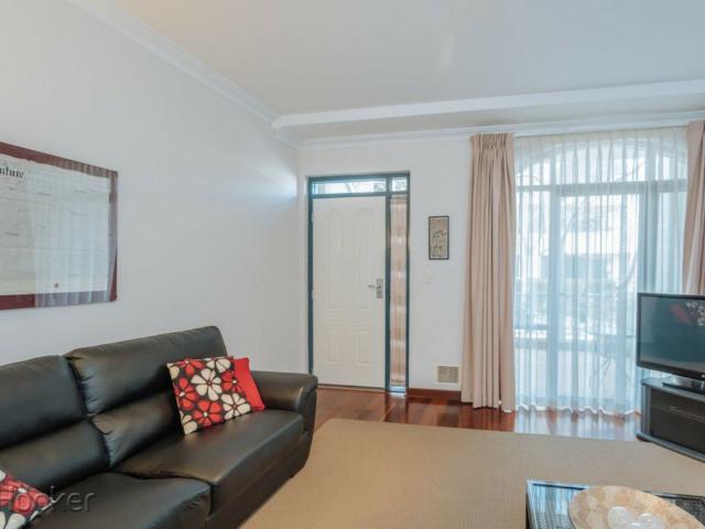Townhouse for rent in Cockburn, Western Australia