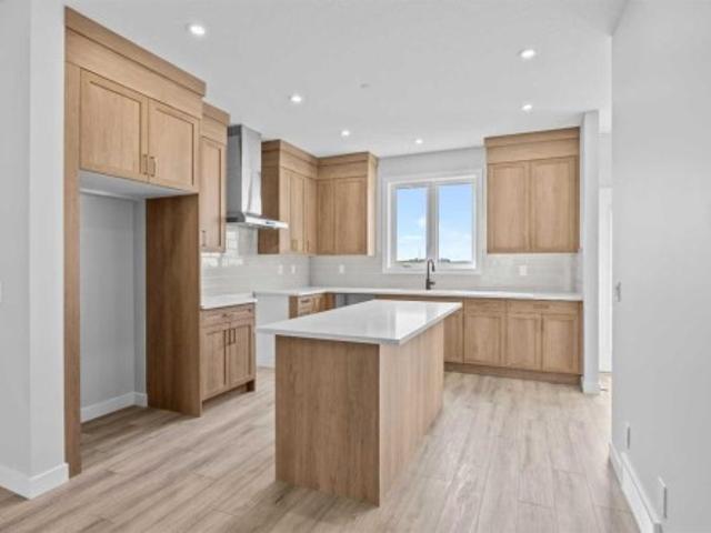 House for sale in Hotchkiss, Calgary