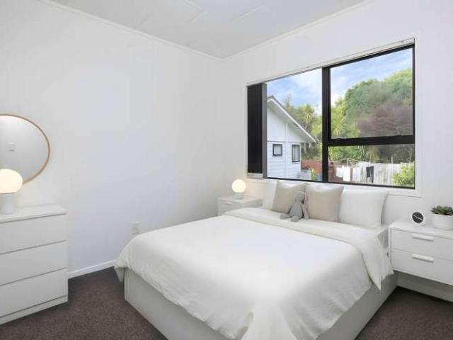 House for sale in Oratia