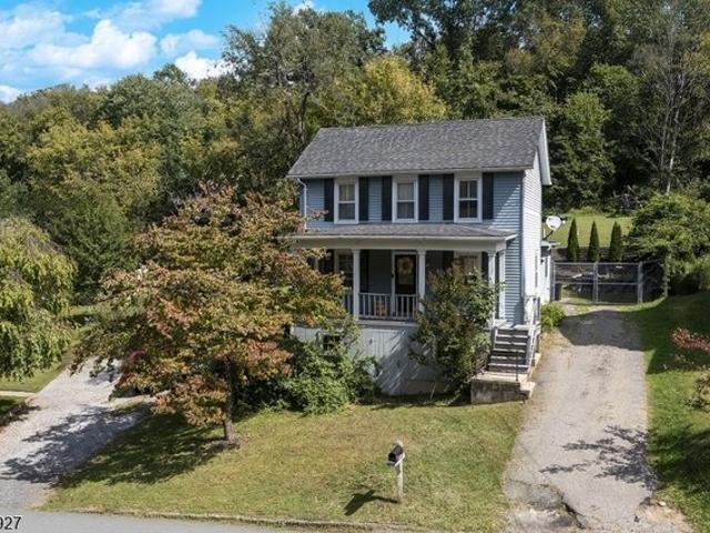 House for sale in Oxford Township, Warren County