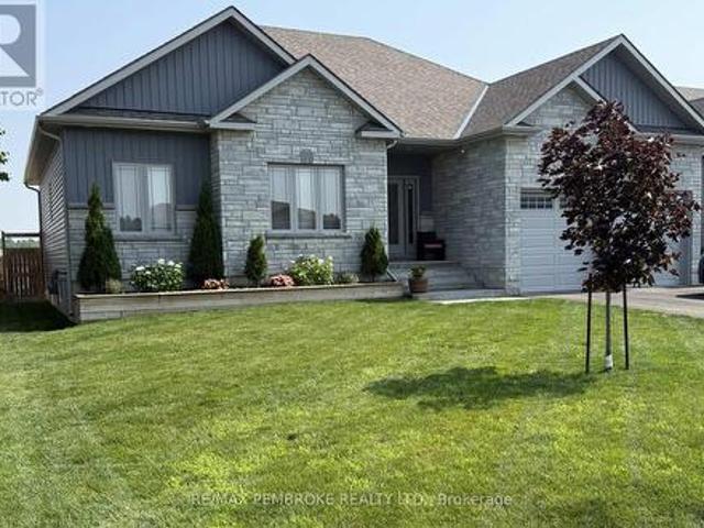 House for sale in Renfrew, Ontario