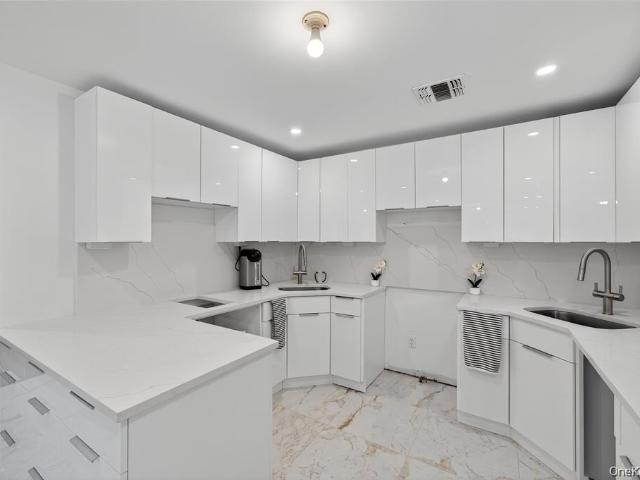 House for sale in Bloomingburg, New York