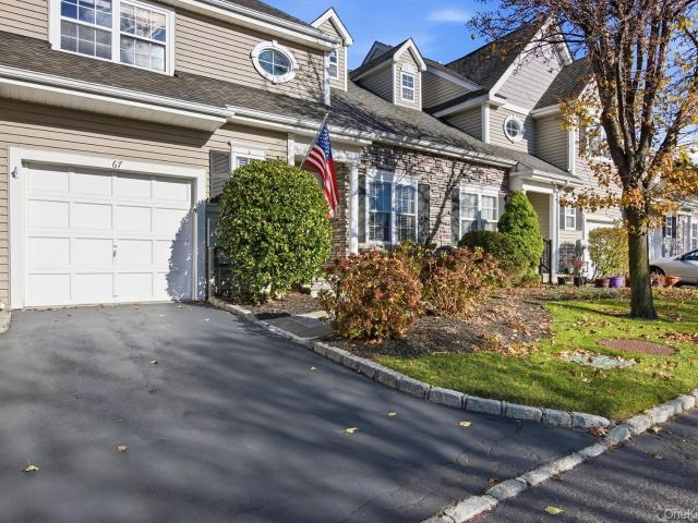 Condo for sale in Smithtown, New York