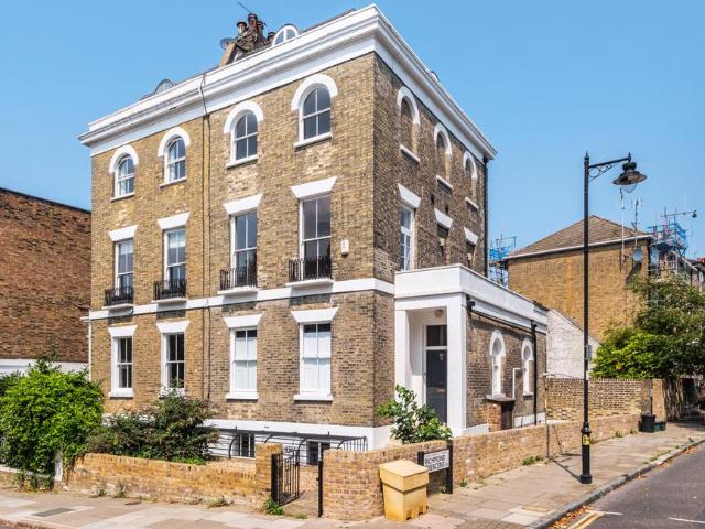 House for rent in Angel, Greater London