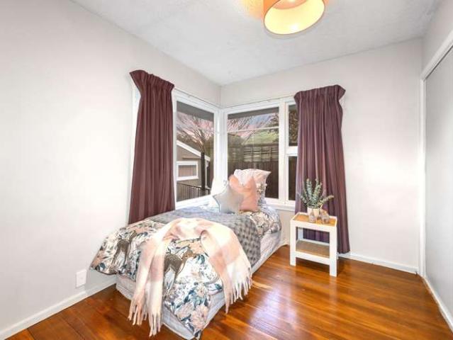 House for sale in Chaslands, Canterbury