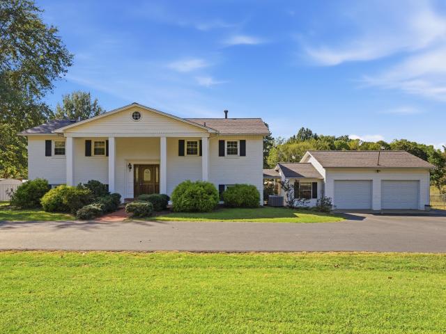 House for sale in Mayfield, Graves County
