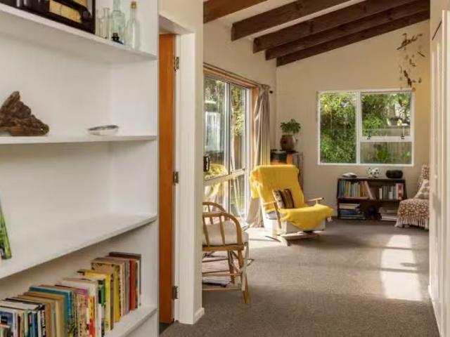 House for sale in Waikanae Beach, Wellington
