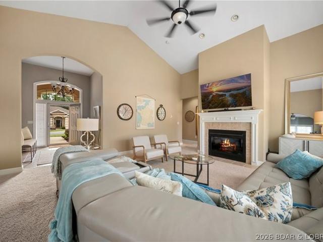 Townhouse for sale in Sunrise Beach, Camden County