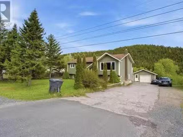 House for sale in Dover, Newfoundland And Labrador