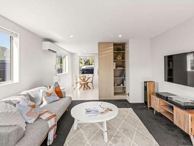 House for sale in Chaslands, Canterbury