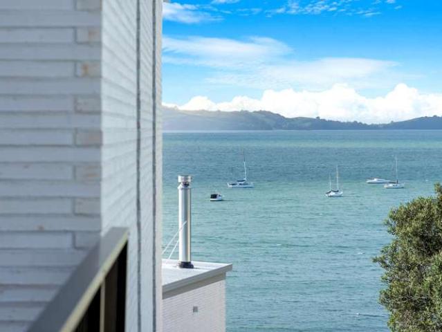 House for sale in Algies Bay