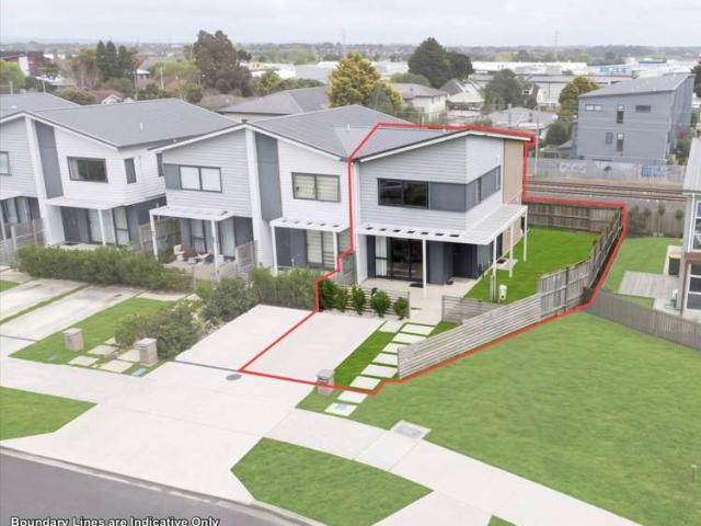 Townhouse for sale in Takanini, Papakura