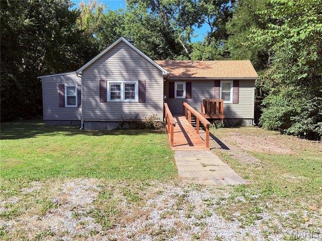 House for sale in Maryville, Illinois