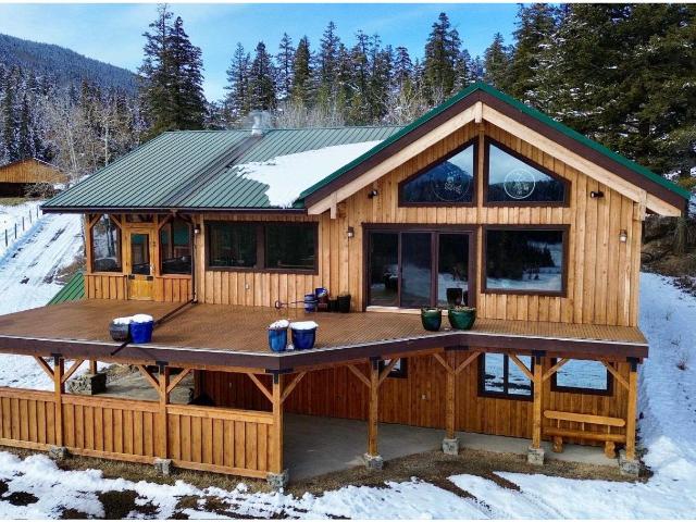 House for sale in Anahim Lake, British Columbia