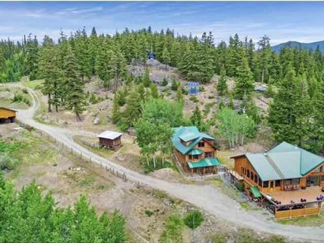 House for sale in Anahim Lake, British Columbia